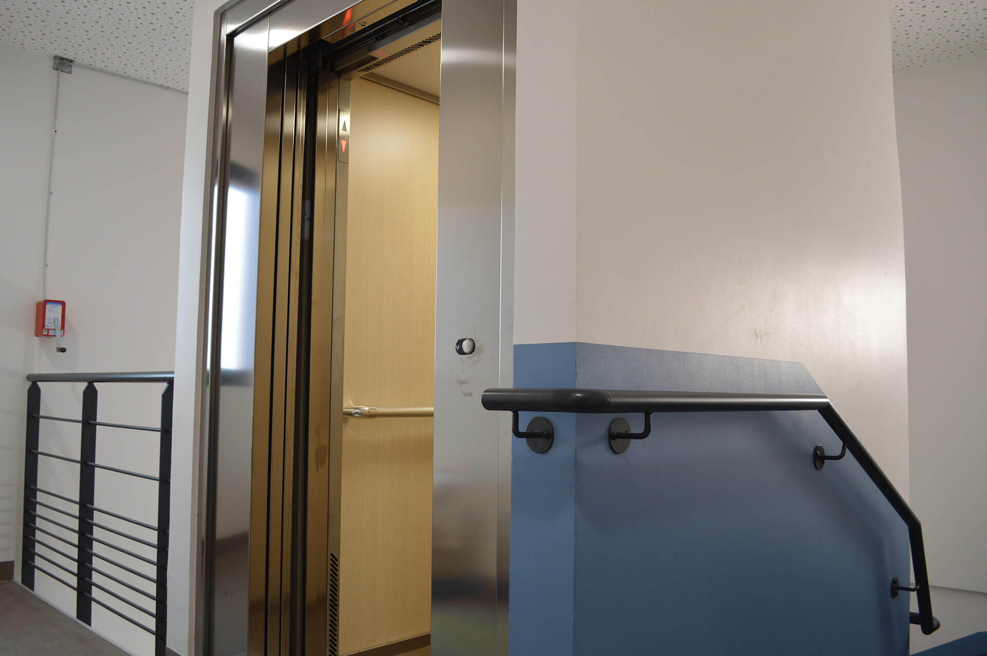 Installation ascenseur - ascensoriste industrie